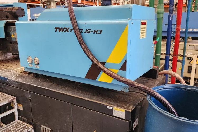 Injetora_UVA_178Ton-5-scaled-1