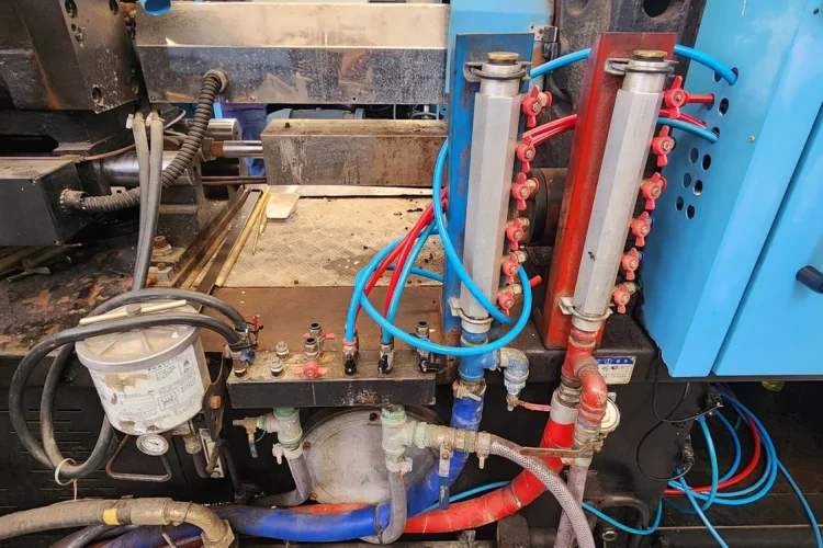 Injetora_UVA_178Ton-8-scaled-1